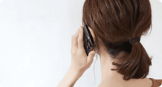 電話中の求職者のイメージ